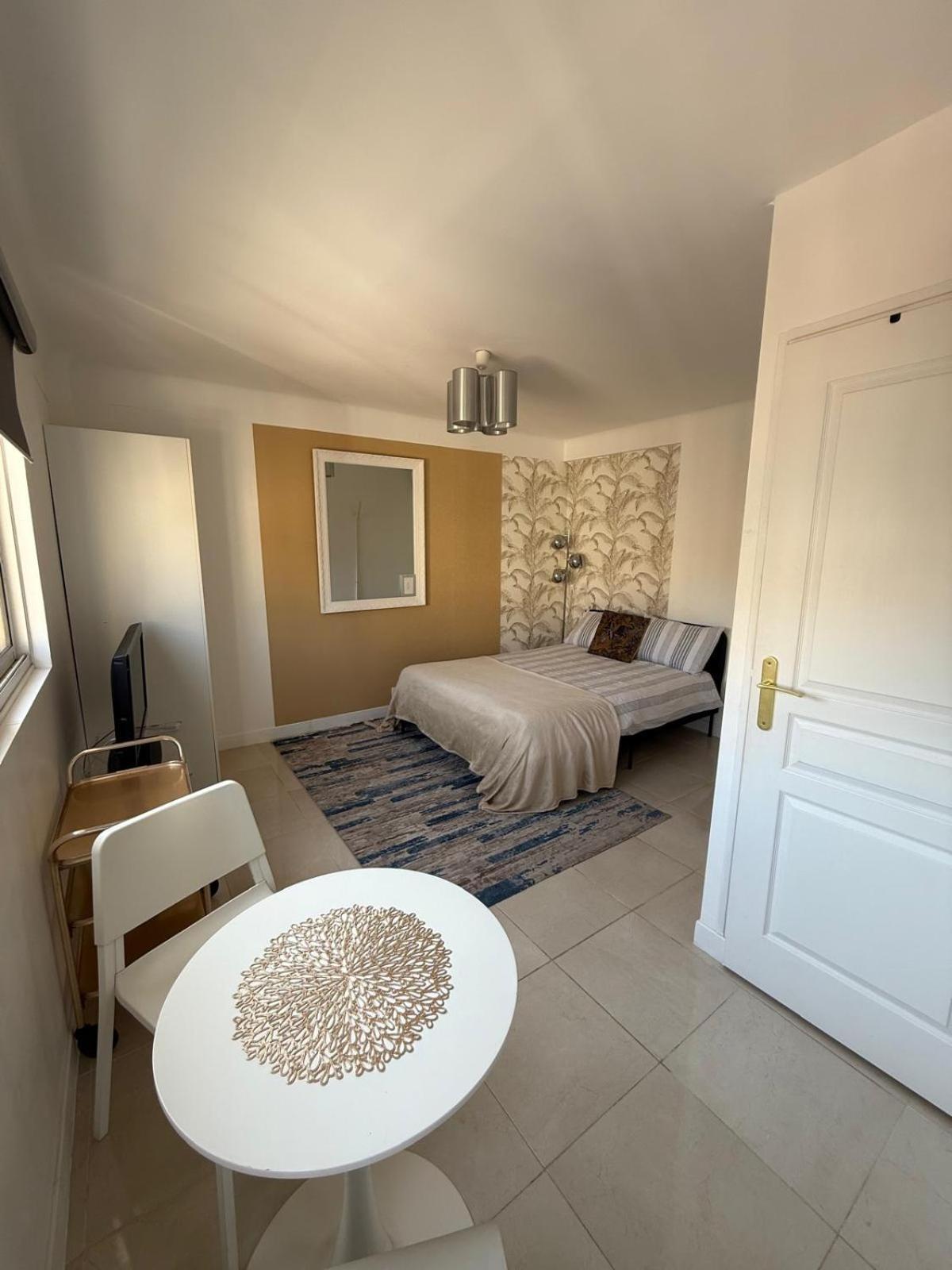 Cannes Carnot 2 Bagian luar foto