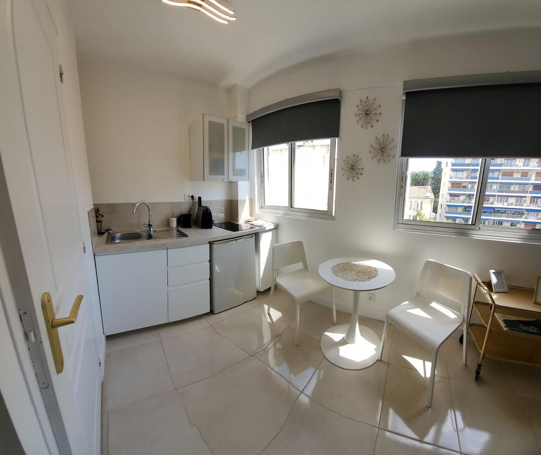 Cannes Carnot 2 Bagian luar foto